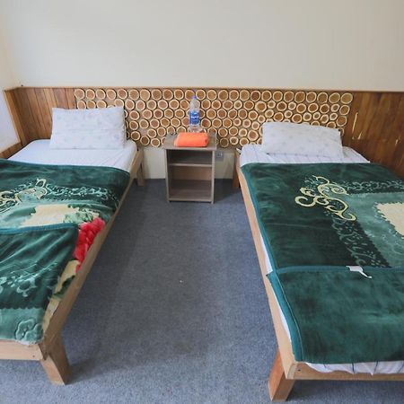 Hunza City Hotel Karimabad  Extérieur photo
